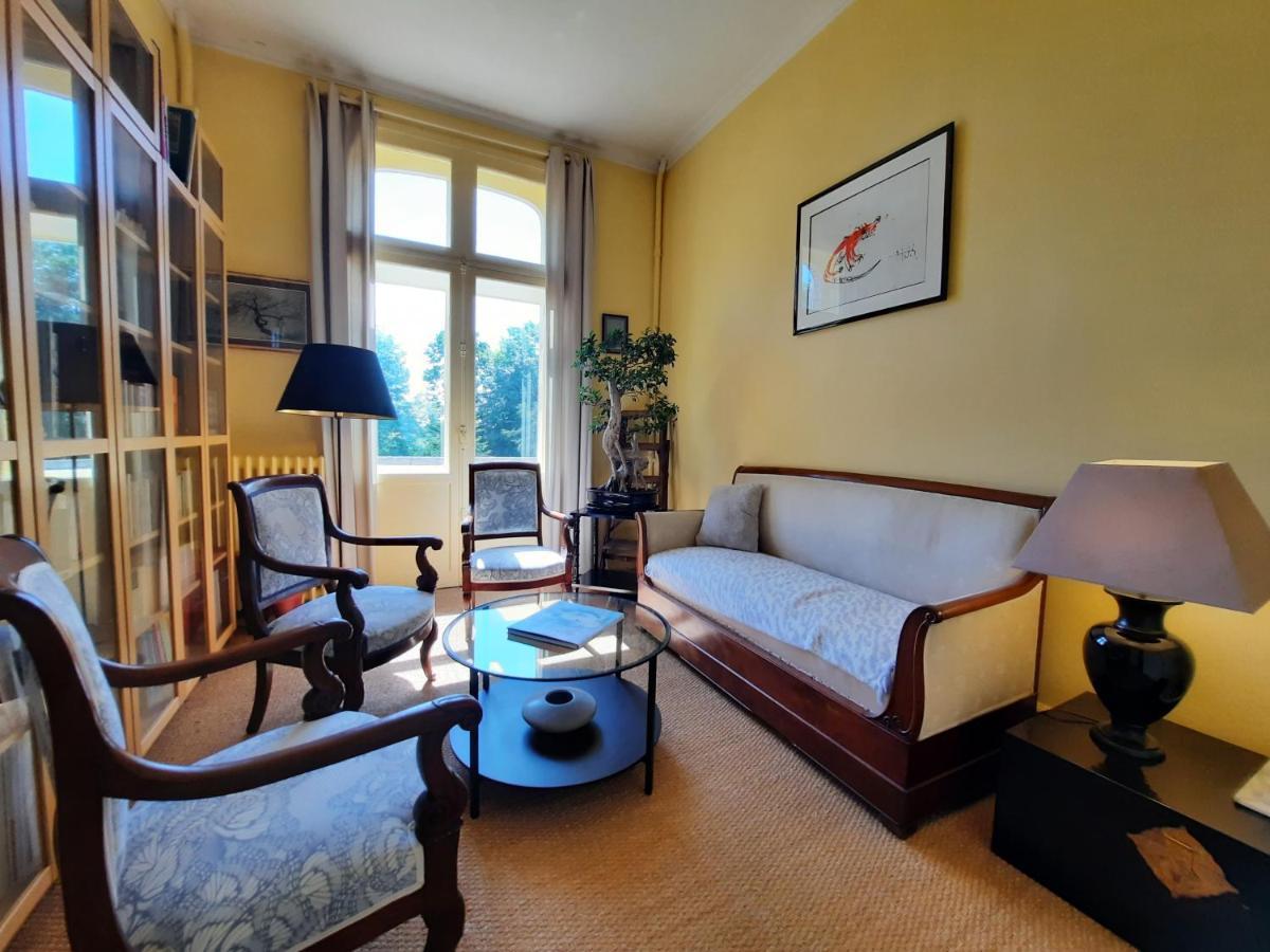 ヴェルヌイユ・ダヴル・エ・ディトン Manoir Des Tuileries Du Buisson Bed & Breakfast エクステリア 写真