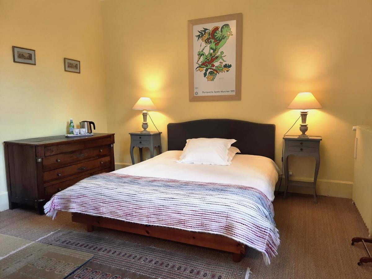 ヴェルヌイユ・ダヴル・エ・ディトン Manoir Des Tuileries Du Buisson Bed & Breakfast エクステリア 写真