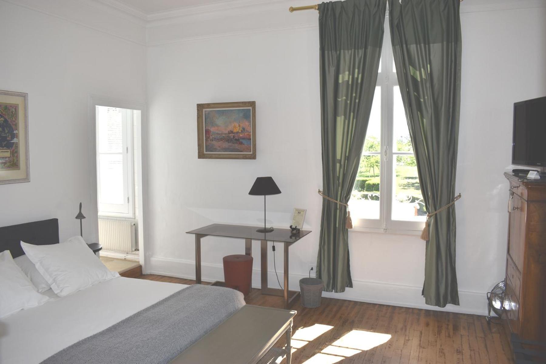 ヴェルヌイユ・ダヴル・エ・ディトン Manoir Des Tuileries Du Buisson Bed & Breakfast 部屋 写真