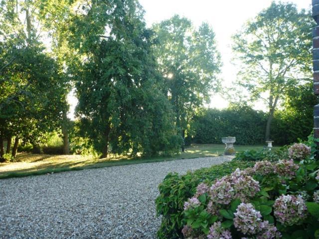 ヴェルヌイユ・ダヴル・エ・ディトン Manoir Des Tuileries Du Buisson Bed & Breakfast エクステリア 写真