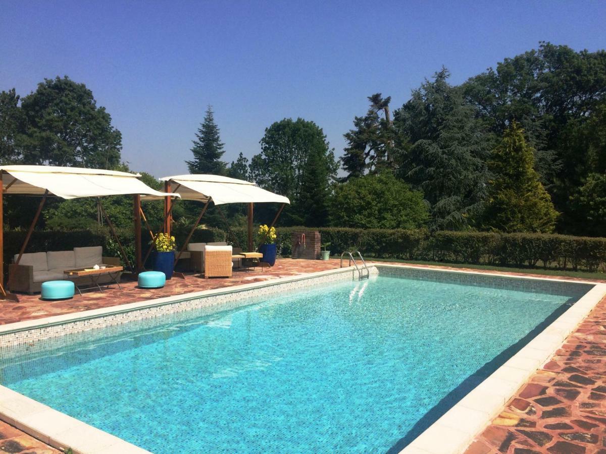 ヴェルヌイユ・ダヴル・エ・ディトン Manoir Des Tuileries Du Buisson Bed & Breakfast エクステリア 写真